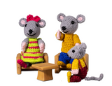 Familie Muis voor het poppenhuis
