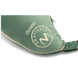 Detail van het Durable logo op het CraftEaze handwerkkussen